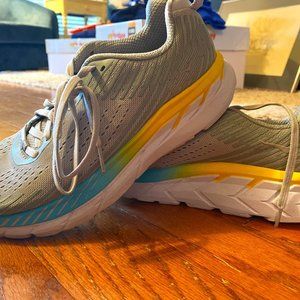Hoka One One Clifton 5